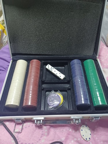 Portable poker chip - chip, with