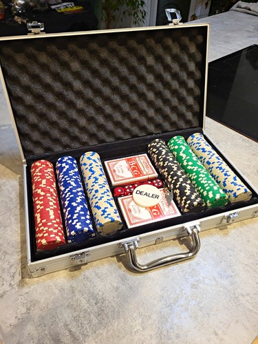 300 poker chips set - poker,